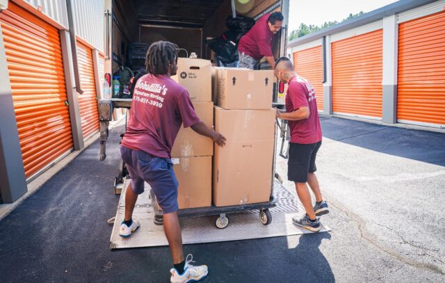A Senior’s Guide to Downsizing and Moving in Metro Atlanta